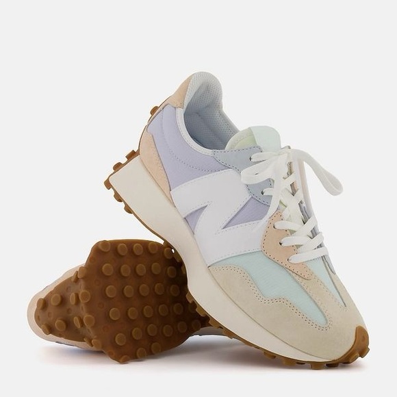 New Balance 327 - Picture 8 of 10